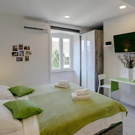 Apartmán Timeless - Studio With Patio And City View