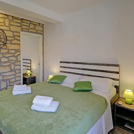 Apartmán Timeless - Studio With Patio And City View